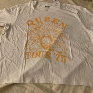 Queen cropped tee, tailgate American eagle